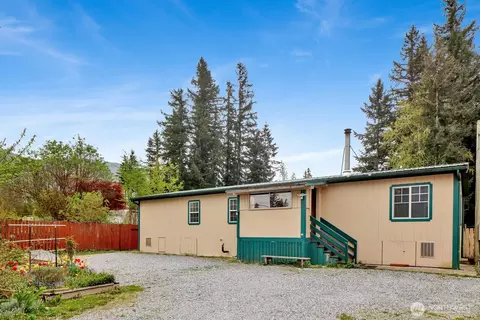 6245 Laurel Pl, Maple Falls, WA 98266 photo 2