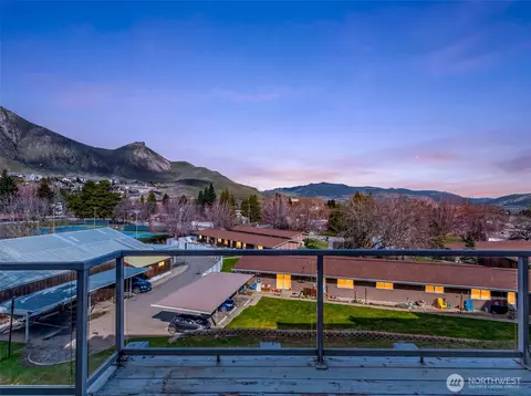 1818 Skyline Dr #21, Wenatchee, WA 98801