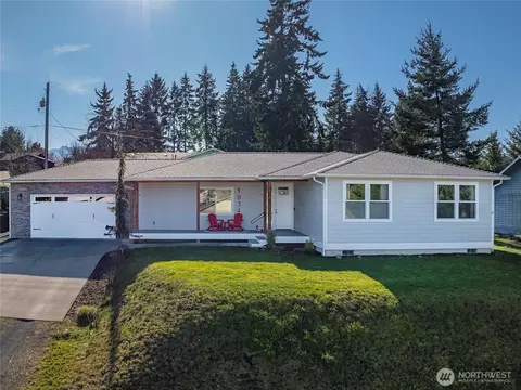 1934 W 8th St, Port Angeles, WA 98363