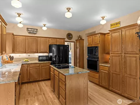 Kitchen - 19607 110th Pl NE, Bothell, WA 98011 photo 4 of 8