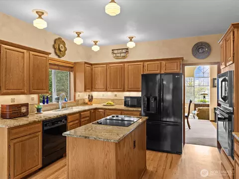 Kitchen - 19607 110th Pl NE, Bothell, WA 98011 photo 6 of 8