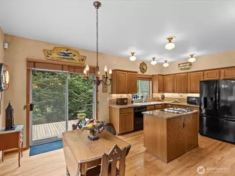 Kitchen - 19607 110th Pl NE, Bothell, WA 98011 photo 1 of 8