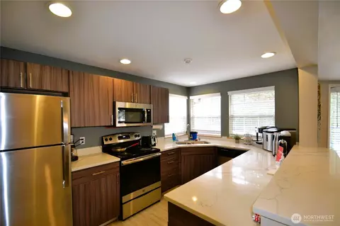 Kitchen - 19607 110th Pl NE, Bothell, WA 98011 photo 8 of 8