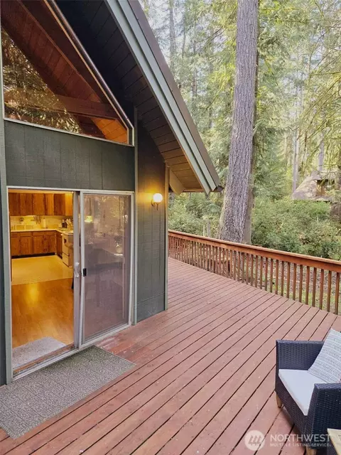 639 E Pitcairn Pl, Shelton, WA 98584