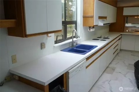 Kitchen - 180 Stonehaven Ln, Sequim, WA 98382 photo 1 of 3