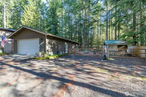 81 N Duckabush Dr E, Hoodsport, WA 98548