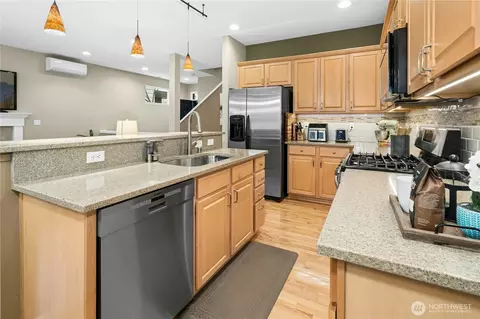 Kitchen - 16116 35th Park SE, Bothell, WA 98012 photo 4 of 6