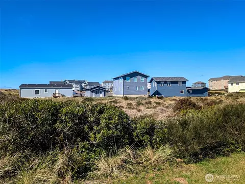 1407 Ocean Crest Ave SW, Ocean Shores, WA 98569
