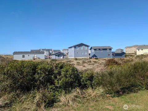 1407 Ocean Crest Ave SW, Ocean Shores, WA 98569