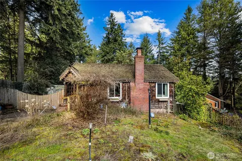 2552 NE 168th St, Lake Forest Park, WA 98155