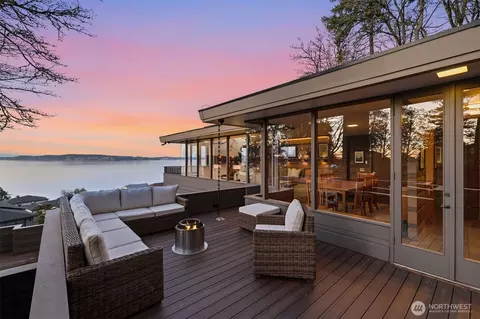2103 Steilacoom Blvd, Steilacoom, WA 98388