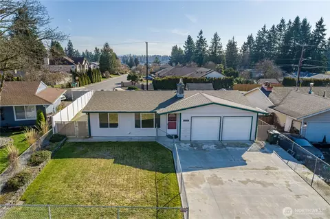 14215 SE 259th Pl, Kent, WA 98042