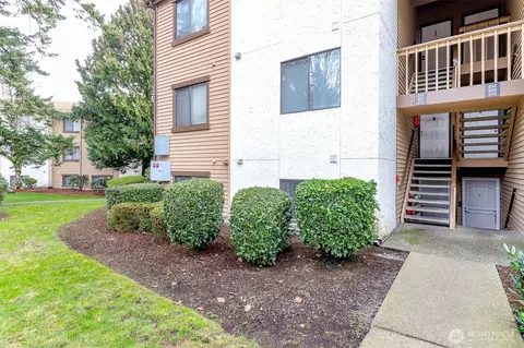 1006 S 312th St #211, Federal Way, WA 98003
