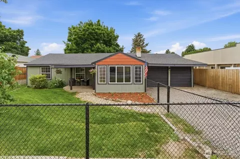 348 N Kentucky Ave, East Wenatchee, WA 98802
