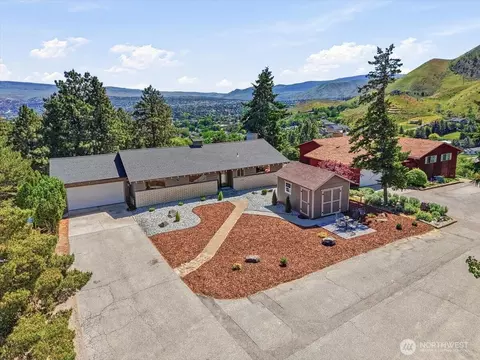 2511 Lester Rd, Wenatchee, WA 98801