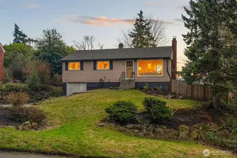 3810 S Sunny View Dr, Seattle, WA 98118