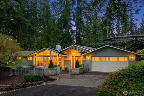 10617 SE 18th St, Bellevue, WA 98004