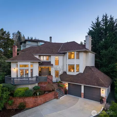 4601 NE 89th St, Seattle, WA 98115