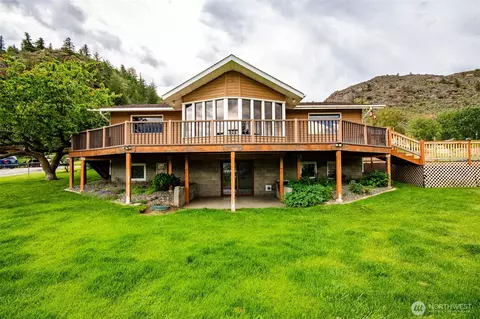 9 C Rose St, Oroville, WA 98844