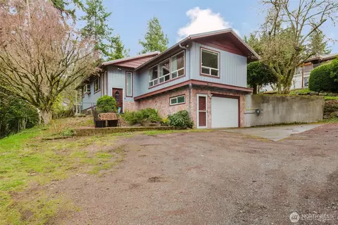 1820 Rustic Ln, Bremerton, WA 98310