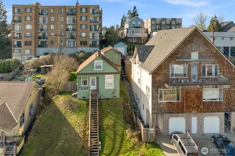 View/Area - 3418 Wetmore Ave, Everett, WA 98201 photo 1 of 4