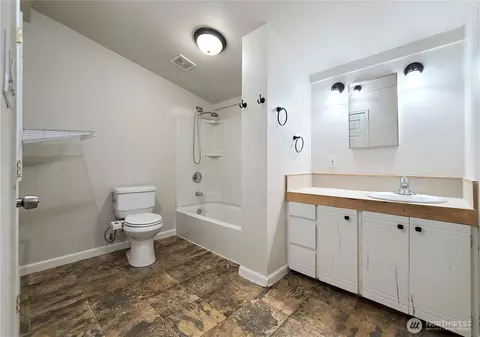 Bath - 3418 Wetmore Ave, Everett, WA 98201 photo 1 of 1