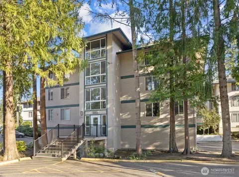 5620 200th St SW #A211, Lynnwood, WA 98036