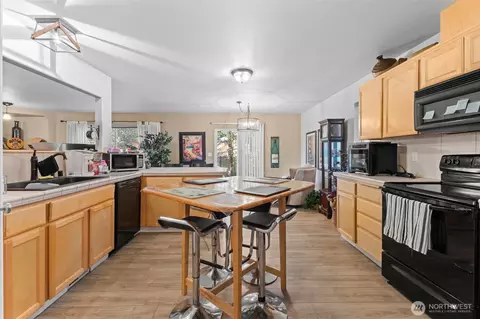 Kitchen - 207 Williams Blvd NE, Orting, WA 98360 photo 2 of 2