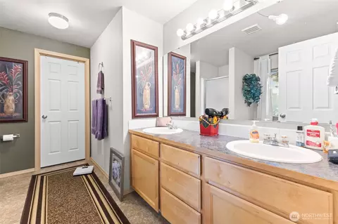 Bath - 207 Williams Blvd NE, Orting, WA 98360 photo 2 of 4