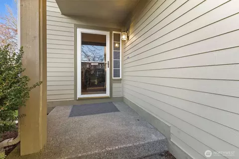 Entry Way - 207 Williams Blvd NE, Orting, WA 98360 photo 2 of 2