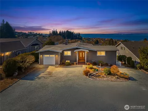 704 Flintstone Dr, Camano Island, WA 98282