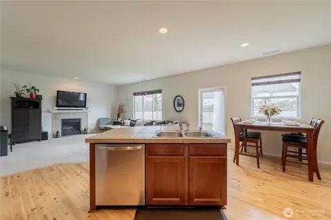 Kitchen - 14025 5th Pl W, Everett, WA 98208 photo 5 of 5