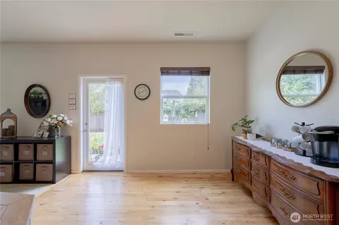 Entry Way - 14025 5th Pl W, Everett, WA 98208 photo 3 of 6