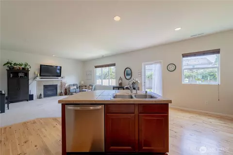 Kitchen - 14025 5th Pl W, Everett, WA 98208 photo 3 of 3