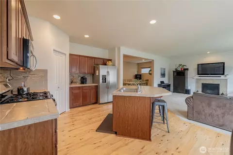 Kitchen - 14025 5th Pl W, Everett, WA 98208 photo 3 of 5