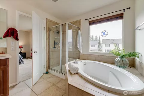 Bath - 14025 5th Pl W, Everett, WA 98208 photo 3 of 4