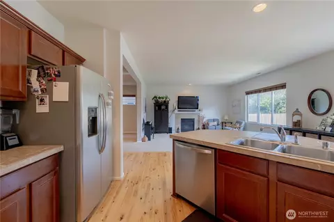Kitchen - 14025 5th Pl W, Everett, WA 98208 photo 2 of 3