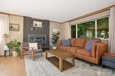 Living - 19911 34th Dr SE, Bothell, WA 98012 photo 2 of 4