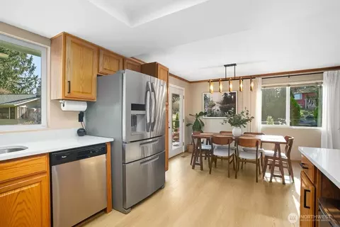 Kitchen - 19911 34th Dr SE, Bothell, WA 98012 photo 2 of 2