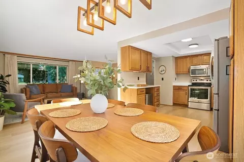 Dining - 19911 34th Dr SE, Bothell, WA 98012 photo 2 of 2