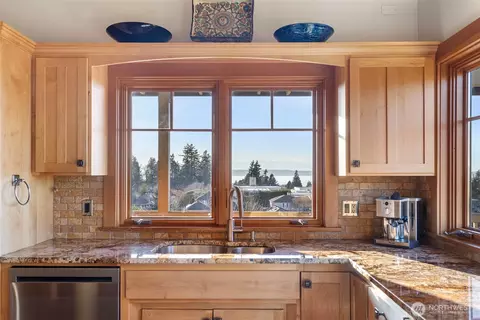 Kitchen - 647 9th Ave N, Edmonds, WA 98020 photo 2 of 3