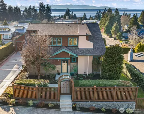 647 9th Ave N, Edmonds, WA 98020