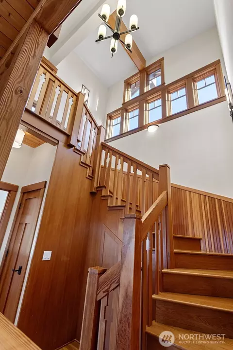 Entry Way - 647 9th Ave N, Edmonds, WA 98020 photo 1 of 2