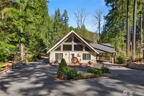 81 N Fawn Dr, Hoodsport, WA 98548