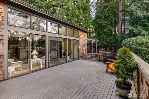 8931 50th Pl W, Mukilteo, WA 98275