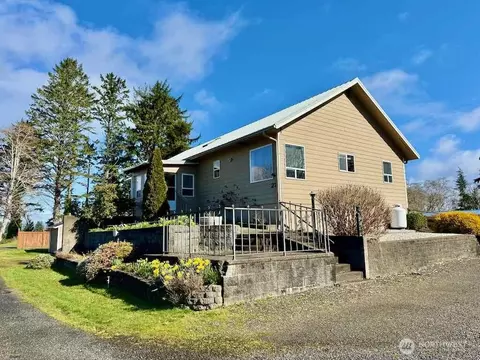 27 Ocosta Sixth St, Aberdeen, WA 98520