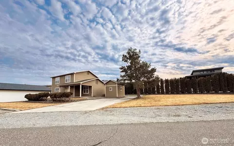 170 Lakeview Ave, Orondo, WA 98843