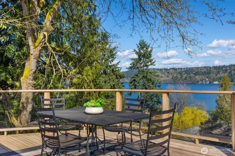 11904 Lakeside Ave NE, Seattle, WA 98125