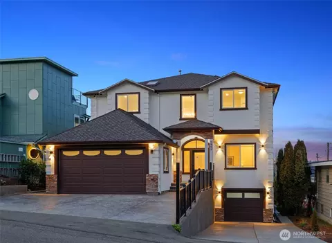 7908 S Lakeridge Dr, Seattle, WA 98178