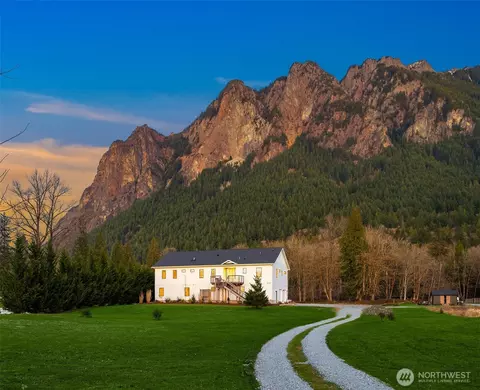 10210 428th Ave SE, North Bend, WA 98045